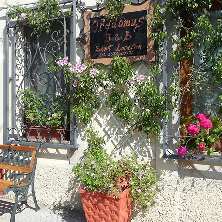 B&B Tredomus Tresnuraghes Buitenkant foto