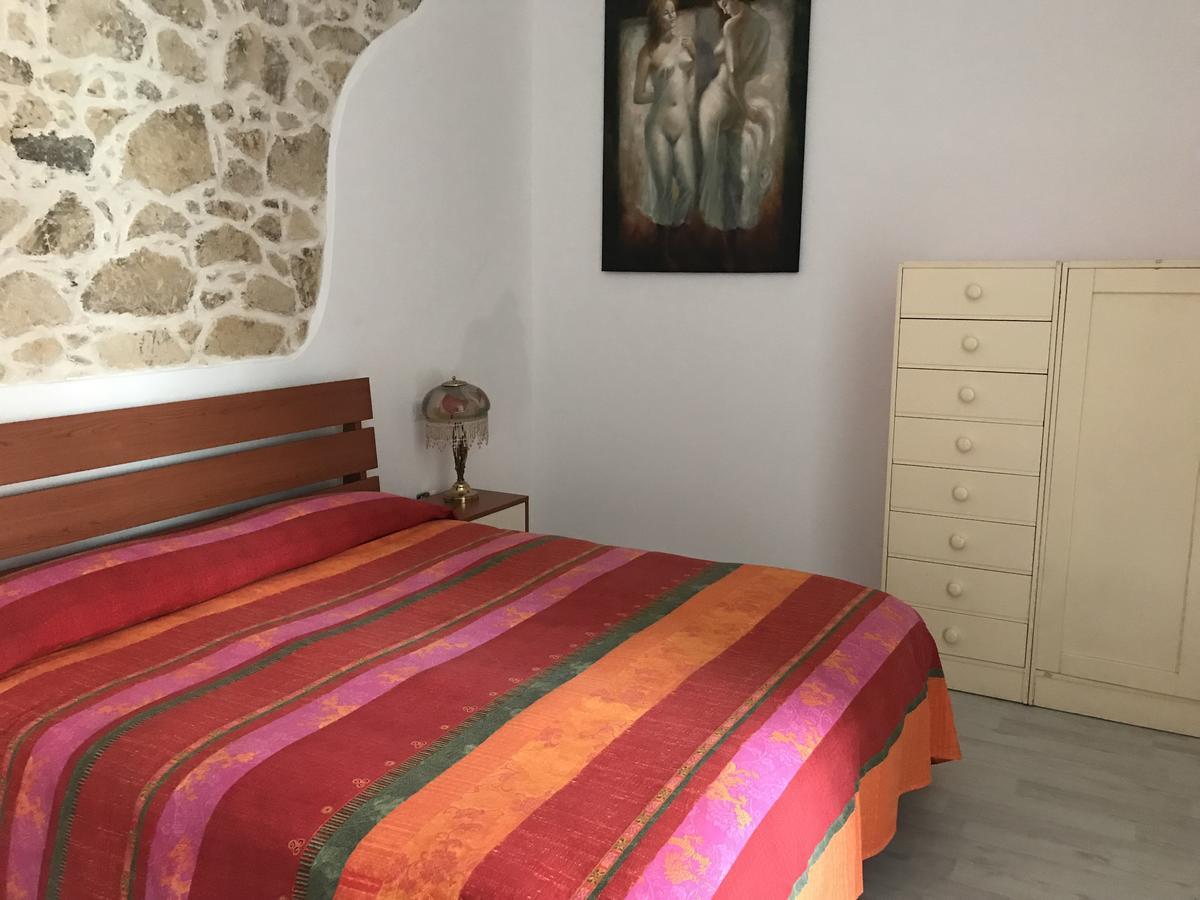 B&B Tredomus Tresnuraghes Buitenkant foto