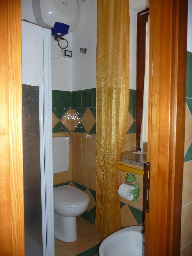 B&B Tredomus Tresnuraghes Buitenkant foto