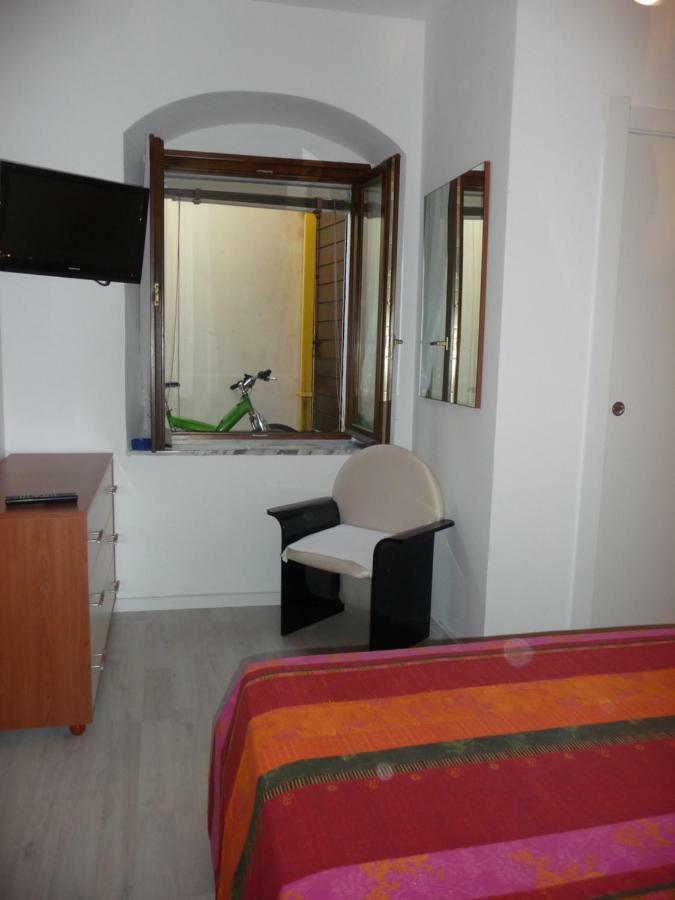 B&B Tredomus Tresnuraghes Buitenkant foto